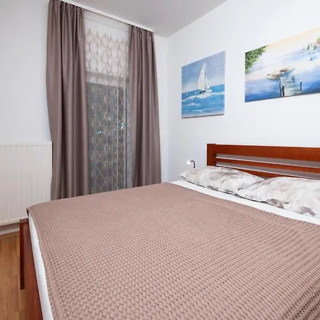 Apartment 3 Bedroom Stunning Apartment In Pula *