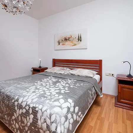 3 Bedroom Stunning Apartment In Pula