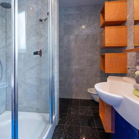 דירה 3 Bedroom Awesome In