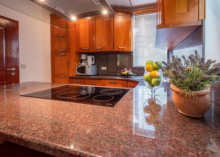 Διαμέρισμα 3 Bedroom Awesome In Πούλα
