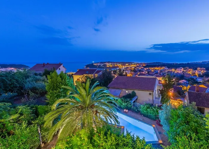 Διαμέρισμα 3 Bedroom Awesome In *