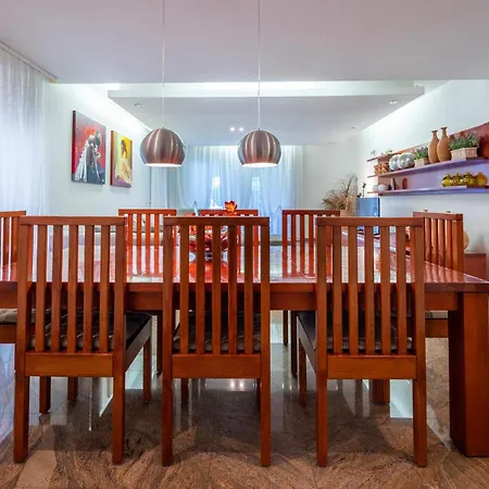 Apartment 3 Bedroom Stunning Apartment In Pula *