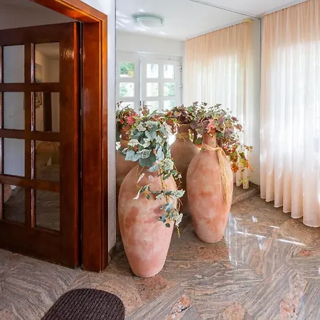 3 Bedroom Stunning Apartment In Pula Apartment Pula