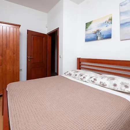 3 Bedroom Stunning Apartment In Pula * Pula
