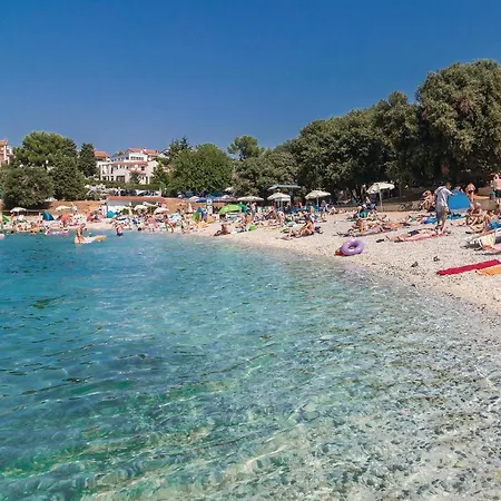Apartment 3 Bedroom Stunning Apartment In Pula *