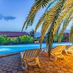 Nice Apartment In Pula With Swimming Pool Apartment *