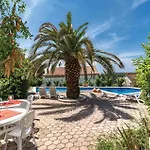 Apartment Nice Apartment In Pula With Swimming Pool