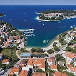 Nice Apartment In Pula With Swimming Pool Apartment *