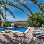 Apartment Nice Apartment In Pula With Swimming Pool
